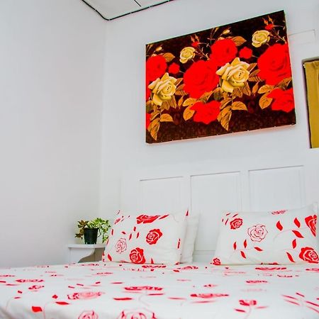 Niwahana Transit City Hotel Katunayaka Buitenkant foto
